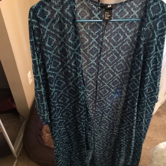 Beach cover up/cardigan - Picture 2 of 2